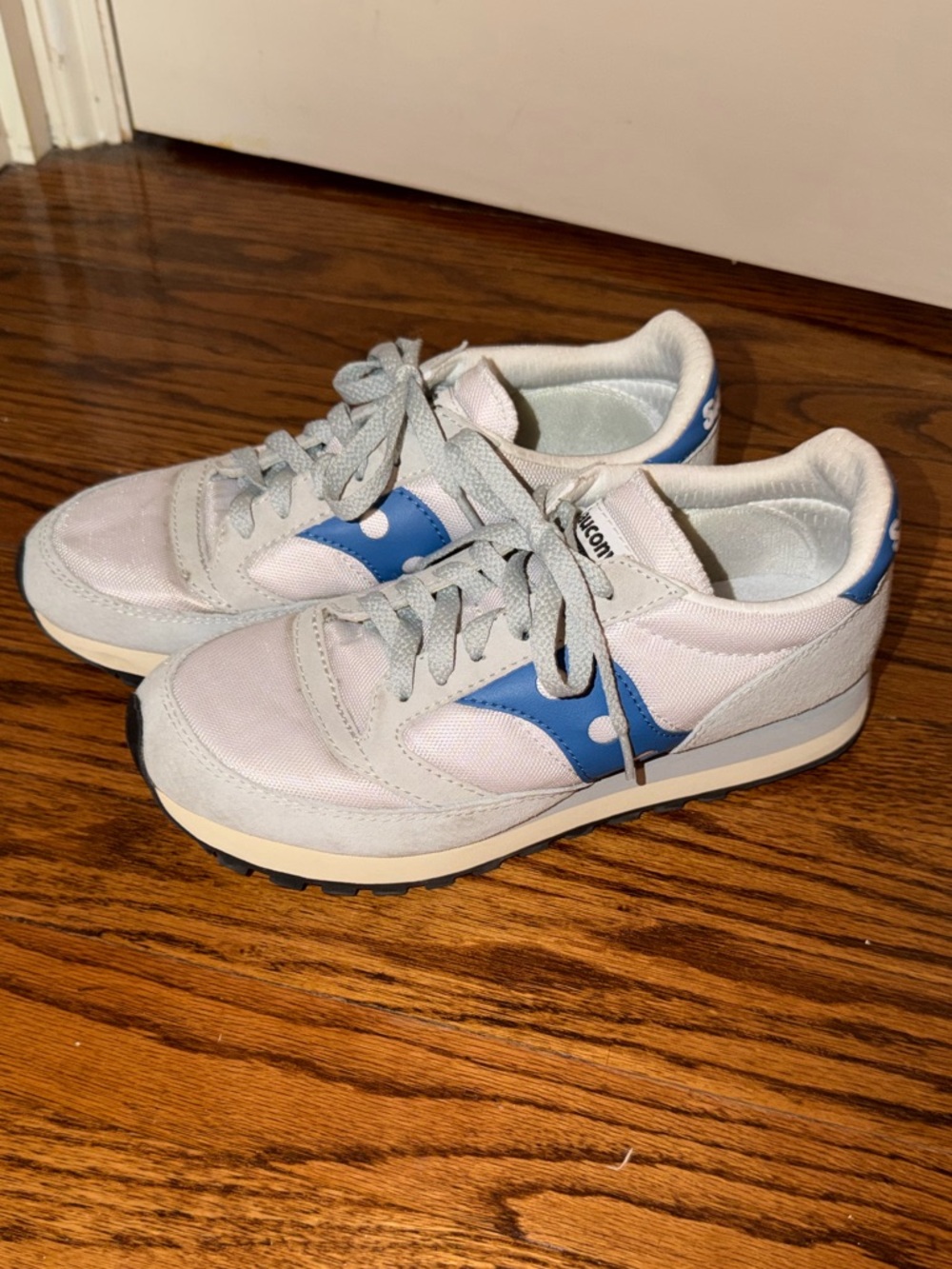 Saucony Jazz 81 Sneakers in White & Blue